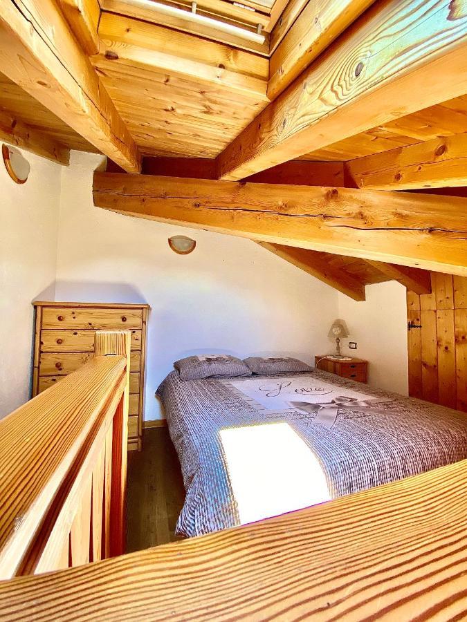 Attico Panoramico Con Soppalco Lägenhet Gignod Exteriör bild